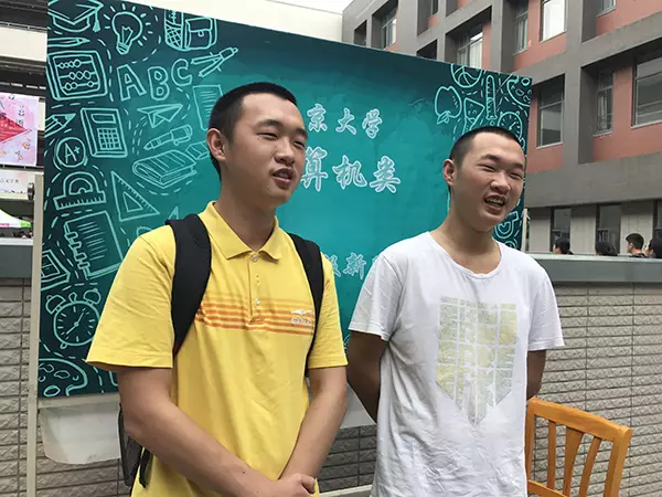雙胞胎兄弟陳于勤、陳于思。