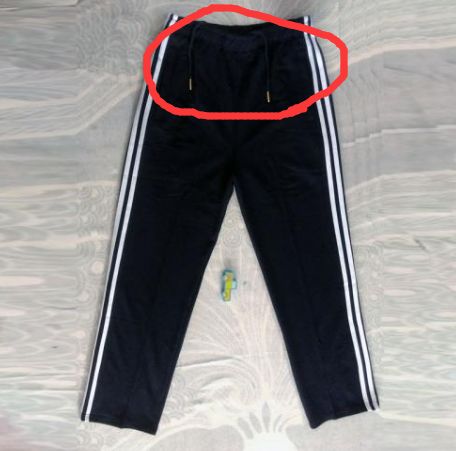 嚇哭！6歲男孩被夾斷手指 罪魁禍?zhǔn)拙故切７? oldsrc=