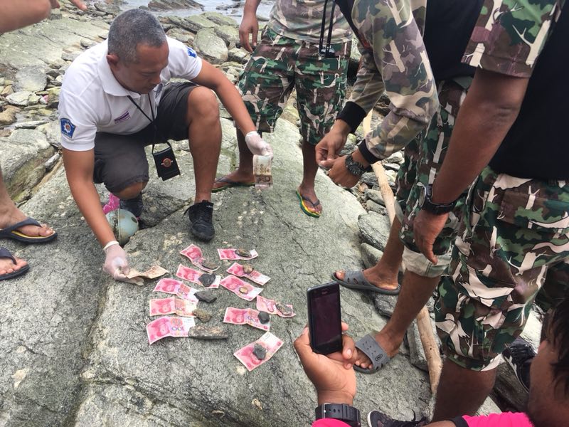  11日，泰方在打撈出的中國遇難者遺體的衣服內發(fā)現了人民幣。