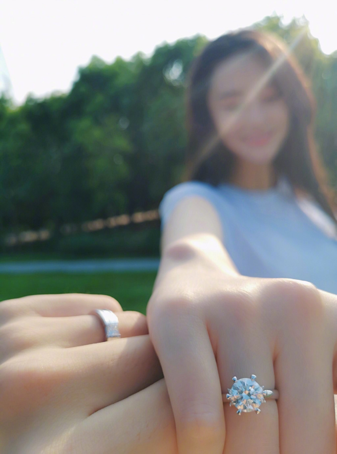 張馨予的婚紗成了淘寶爆款，知道價(jià)格后讓人大跌眼鏡！