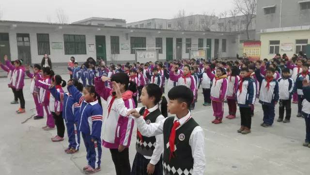 關(guān)愛留守兒童送溫暖，帶去我們冬日的關(guān)愛
