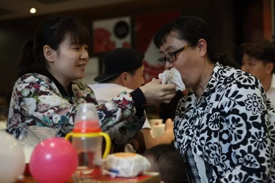 有了女兒后，我更能體會當(dāng)媽的辛苦與付出，謝謝你媽媽