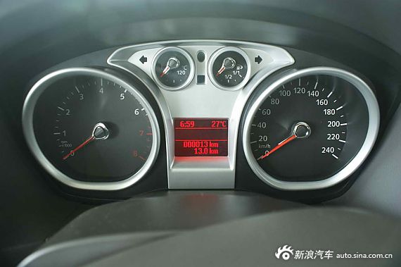 　?？怂箖蓭?jīng)典1.8MT 時(shí)尚型