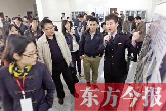 鄭州新鄭綜合保稅區(qū)的成就，引發(fā)了六省媒體記者的關(guān)注