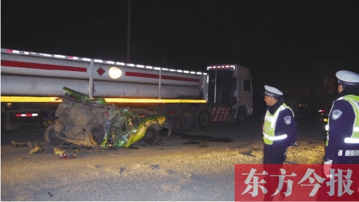 昨日下午，鄭平路與107國道并線處突發(fā)車禍，造成鄭平路擁堵兩個(gè)多小時(shí)