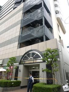 5月27日，埼玉縣蕨市一公寓樓發(fā)生疑似強(qiáng)迫殉情案，一名日本人男性和一名中國籍女性死亡。
