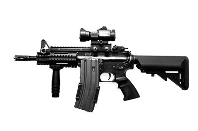 M16步槍，全槍長(zhǎng)：986mm，空槍重：3.26公斤，戰(zhàn)斗全重：4公斤，最大有效射程：800米