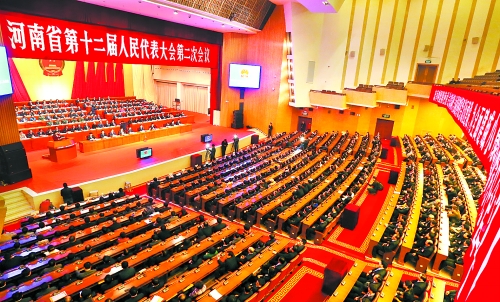 　4月1日下午，河南省第十二屆人民代表大會第二次會議在省人民會堂開幕。 記者 郭 宇 董 亮 攝