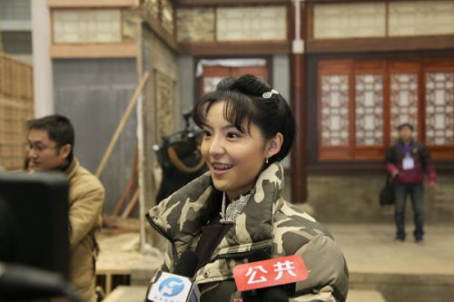 《大河兒女》演員接受媒體專訪。