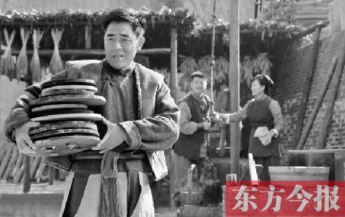 陳寶國在《大河兒女》中飾演男一號、燒制鈞瓷的手藝人賀焰生