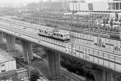 開(kāi)城鐵建成通車之后，將開(kāi)行時(shí)速200公里的動(dòng)車組，屆時(shí)，鄭州到開(kāi)封的用時(shí)將縮短為19分鐘