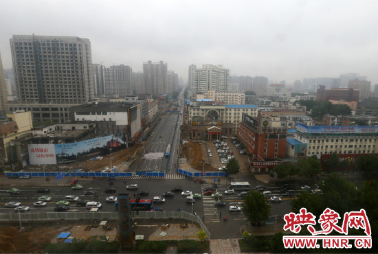 經(jīng)三路下穿金水路隧道工程已經(jīng)開始封閉施工。