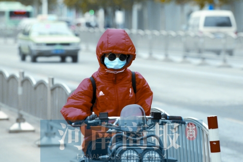 全副武裝，抵抗寒風(fēng)