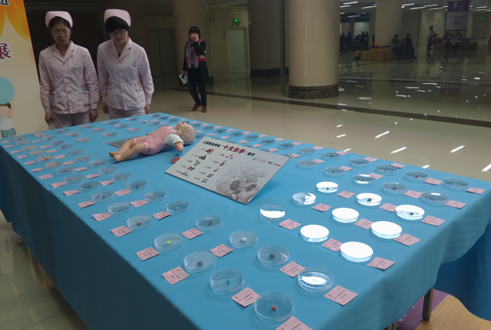 鄭州市兒童醫(yī)院舉行的首屆兒童氣道、食道異物展