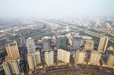 不少網(wǎng)友認為，不動產(chǎn)統(tǒng)一登記會使房價下跌。