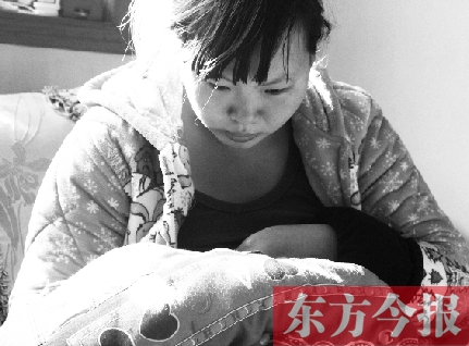 重新找回兒子蛋蛋，年輕的媽媽再也不忍離開(kāi)
