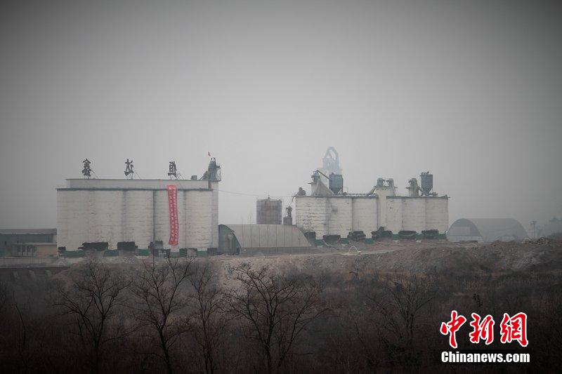 　2014年2月17日，石家莊市再次啟動(dòng)壓減水泥過剩產(chǎn)能、治理大氣污染水泥企業(yè)集中爆破拆除行動(dòng)。