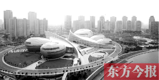 隨著鄭州經(jīng)濟的發(fā)展，鄭州的城市建設也煥發(fā)出勃勃生機