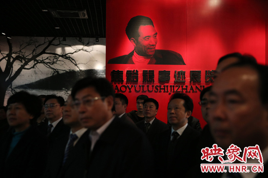 在焦裕祿紀念館，參觀的人絡繹不絕，一批批來自全國各地的黨員干部前來學習焦裕祿事跡