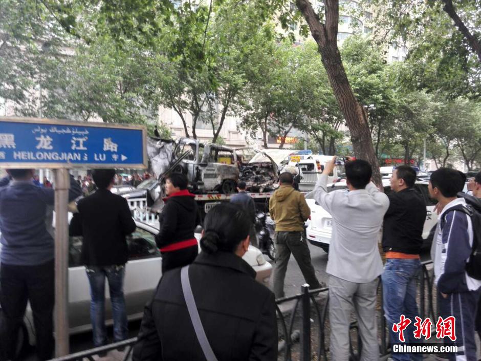 自治區(qū)和烏魯木齊市有關(guān)部門迅速處置，傷員已全部送往醫(yī)院救治。