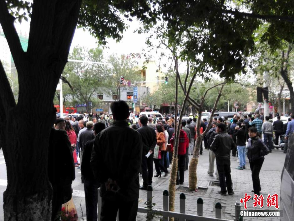 自治區(qū)和烏魯木齊市有關(guān)部門迅速處置，傷員已全部送往醫(yī)院救治。