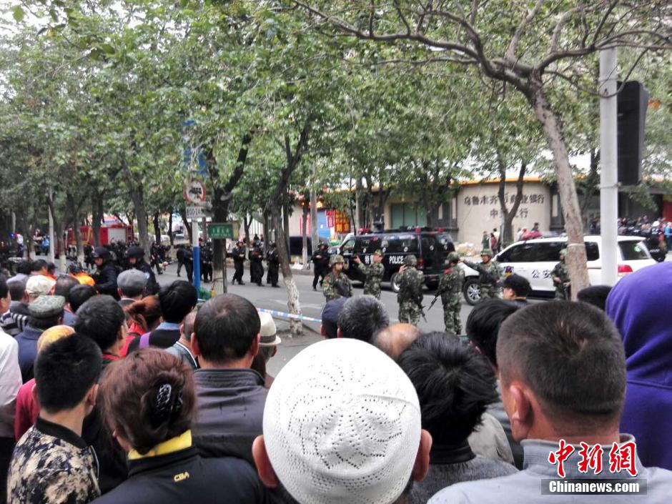 自治區(qū)和烏魯木齊市有關(guān)部門迅速處置，傷員已全部送往醫(yī)院救治。