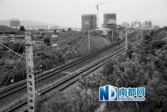 　東源縣法院院長被火車撞亡事發(fā)地段。