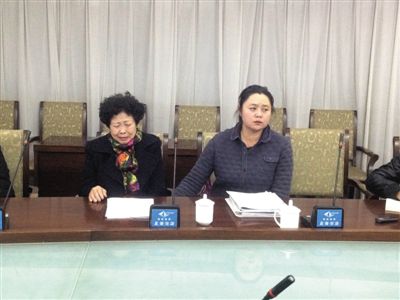 昨晚，馬超群母親張桂英在秦皇島舉行新聞發(fā)布會(huì)。