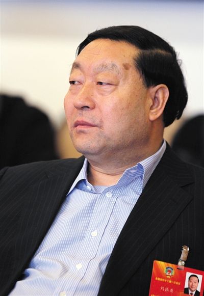 政協(xié)委員、國家電網(wǎng)公司董事長劉振亞說，原來其工資超過100萬，現(xiàn)在他是公司里降薪最多的。圖/CFP