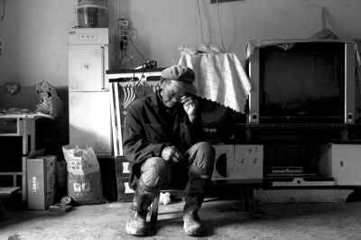 今年73歲的錢智遠(yuǎn)說(shuō)起女兒錢仁鳳不禁老淚縱橫。