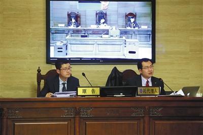 “小黃車”的商標所有人“數(shù)人公司”代理律師稱，“ofo小黃車”侵犯了“小黃車”的注冊商標。