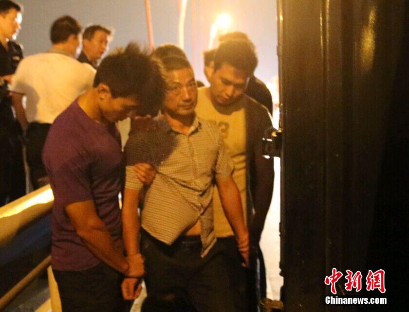 圖為劫持者被擒獲。