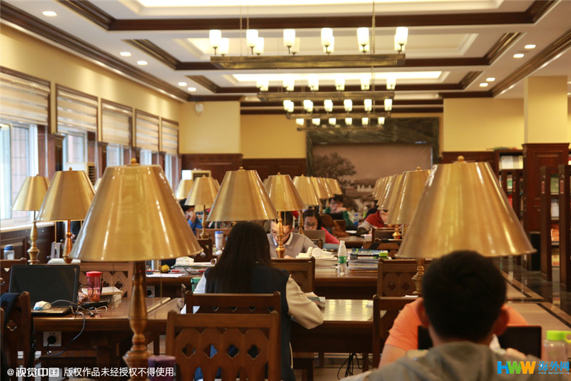 重慶大學(xué)改造翻新的“民國(guó)風(fēng)圖書館”走紅網(wǎng)絡(luò)，引得無(wú)數(shù)網(wǎng)友點(diǎn)贊