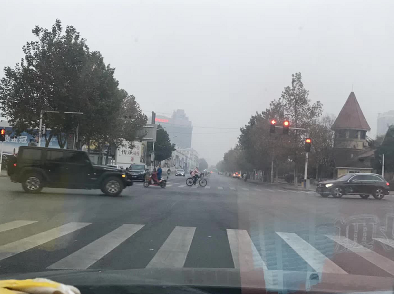 限行第一天！鄭州的早高峰是這個樣子的
