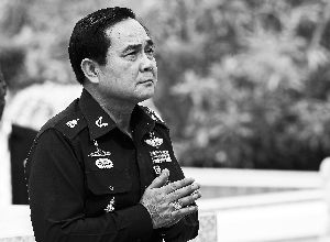 8月21日，巴育在泰國春武里府出席軍方活動。 新華社發(fā)