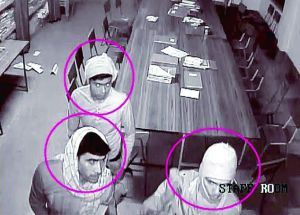 印度警方15日說，當(dāng)局已確認(rèn)涉嫌輪奸七旬修女的部分嫌疑人身份，正懸賞10萬盧比（約1500美元）通緝