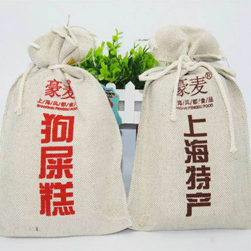 上海某公司推出的一款名為“狗屎糕”的產(chǎn)品引來不少質(zhì)疑。