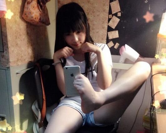妹子們每周花至少五小時(shí)自拍，到底是為啥？