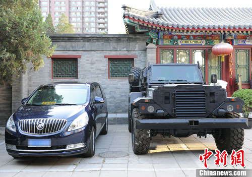輕型聯(lián)合越野戰(zhàn)力與別克GL8商務(wù)MPV車對比。張龍云攝