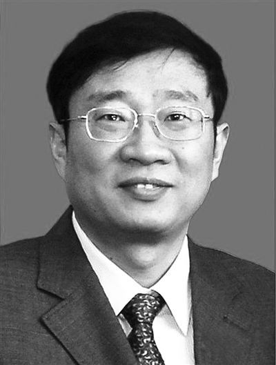 殲-15飛機(jī)研制現(xiàn)場總指揮羅陽，因突發(fā)急性心梗殉職，享年51歲