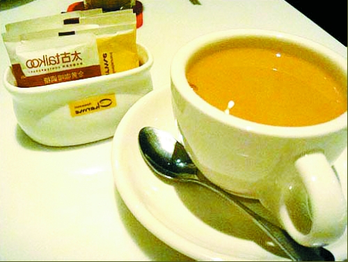 奶茶喝著沒奶味 街頭奶茶其實(shí)不含奶?！