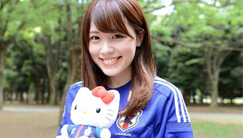 高清圖：甜美?；ㄖ囀澜绫?穿著球衣力挺日本