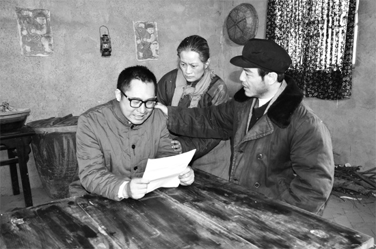 《焦裕祿》拍攝現(xiàn)場，演員穿著冬裝拍戲