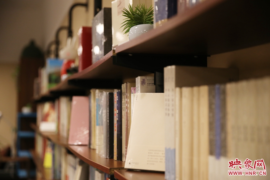 書店內(nèi)的裝飾。