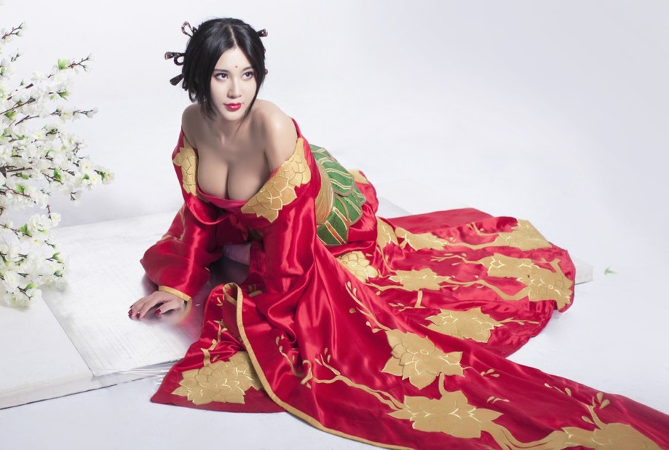 乳神穿越成貂蟬性感撩人 ?；ㄉ矸菔苜|(zhì)疑