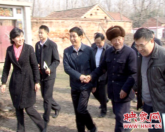 金冬江、李萬(wàn)順、吳文立一行赴正陽(yáng)縣慰問(wèn)
